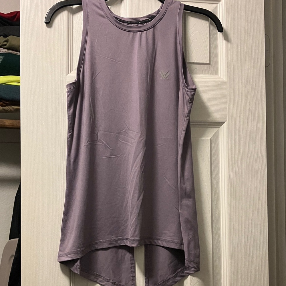 Women's Lavender Performance Tank Top with High-Low Hem
